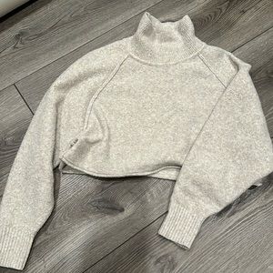 Urban crop sweater
